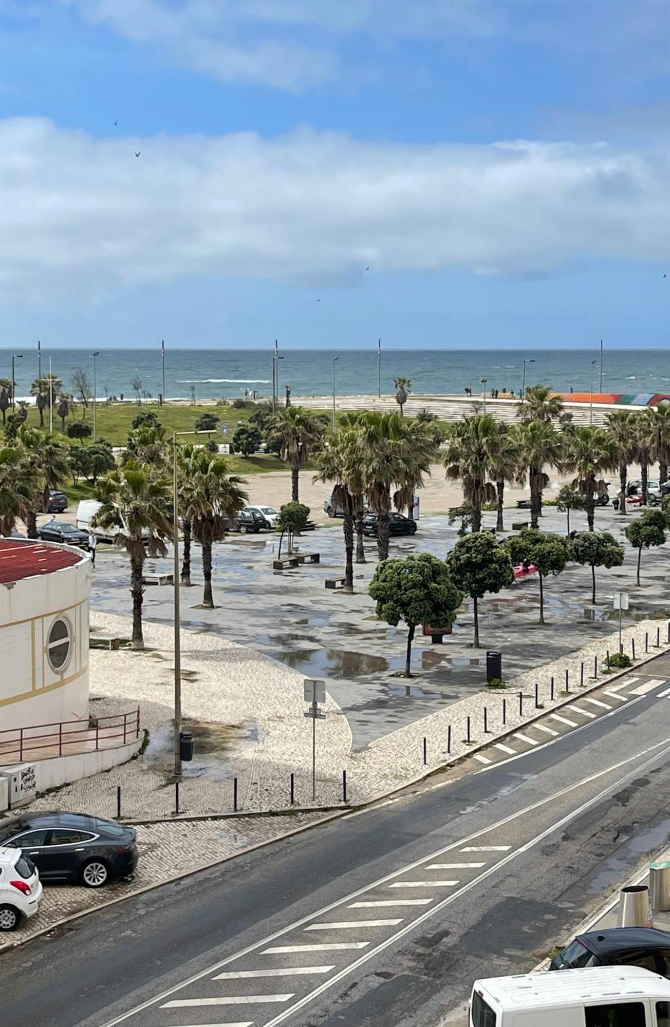Enjoy Ocean Beach Life At Costa Da Caparica! المظهر الخارجي الصورة